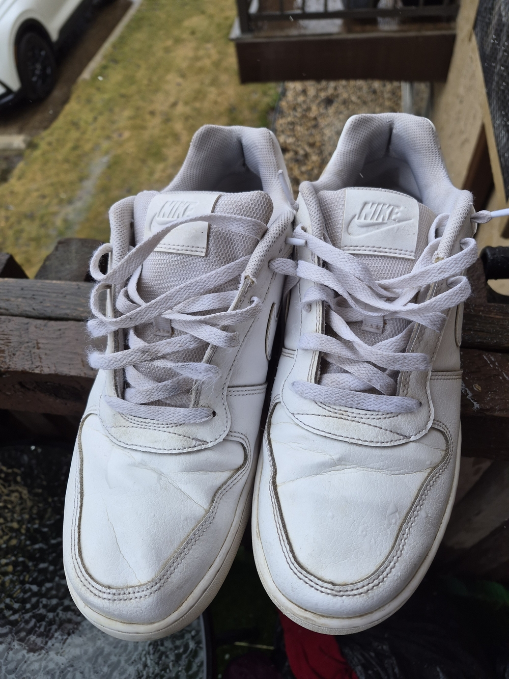 Nike Men's White Low-Top Sneakers - Picture 1 of 6